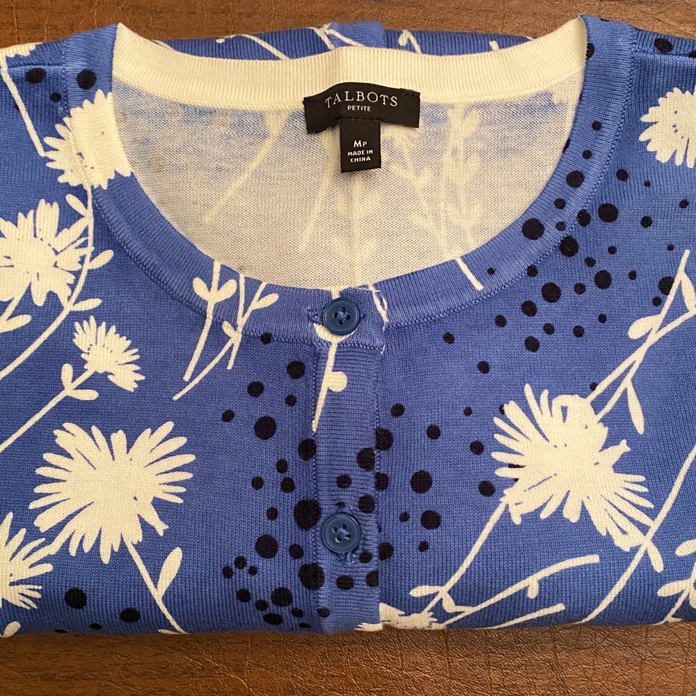 💐Talbots Blue/ White/ Black Abstract Floral Charming Cardigan Sweater - Picture 7 of 11